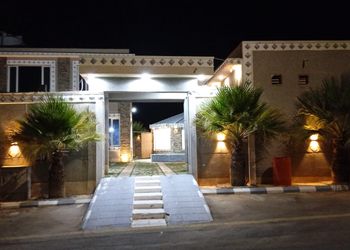 شالية بمجالس ومسبح العاب مائية 