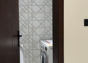 شقة بغرفة جلوس وغرفتين نوم 