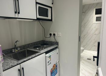 استديو بدخول ذاتي وسرير ماستر 