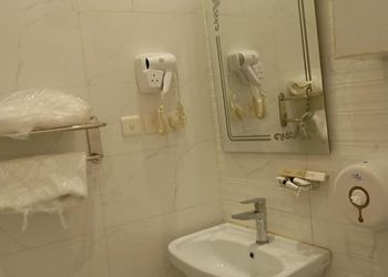شقة بغرفة معيشة وغرفتين نوم 