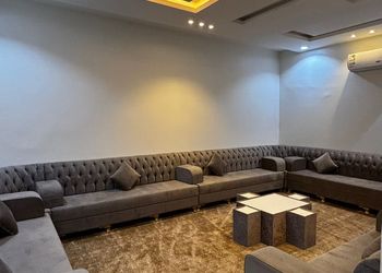 استراحة بمجالس واسعة وأثاث مريح 