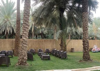 مزرعة بمناظر خلابة وجلسة خارجية 