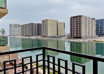 شقة بغرفة معيشة وغرفتين نوم 