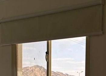 استديو بسرير ماستر وجلسة جانبية 