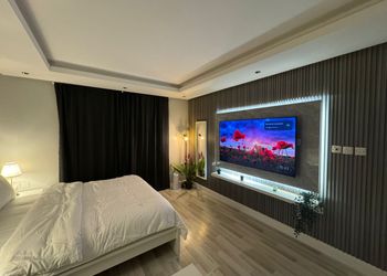 استديو بسرير ماستر وجلسة جانبية 