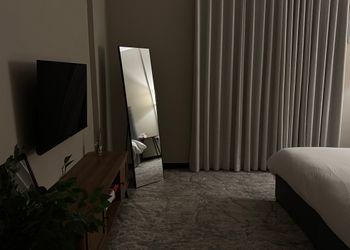 استديو بسرير ماستر وجلسة 