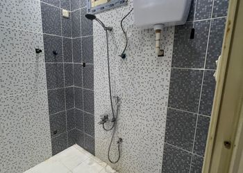استراحة بصالة جلوس وغرفة نوم 