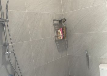 فيلا بمسبح خارجي ومجالس فاخرة 