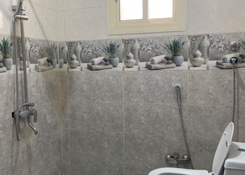 استديو بسرير ماستر وأثاث مريح 