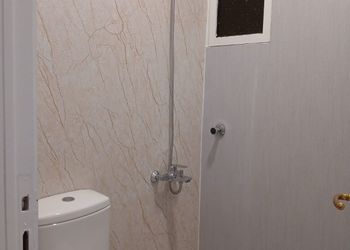 شقة بغرفة نوم وصالة ودخول ذاتي 