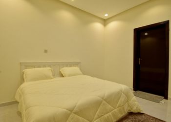 استراحة بركن شواء ومسطح اخضر