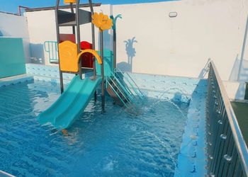 شاليه بمسبح