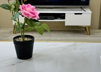 فيلا بواجهه زجاجيه ومجلس كبير