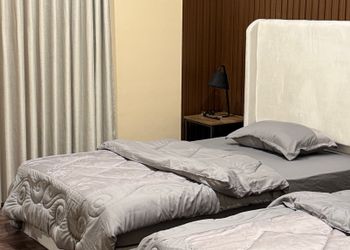 شقة بغرفتين نوم وأثاث مريح