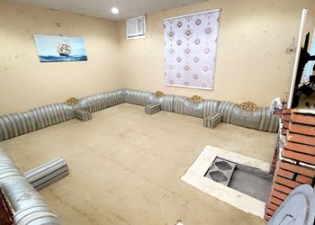 استراحة بصالة جلوس وفناء خارجي