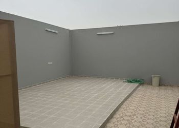استراحة بصالة جلوس وفناء خارجي