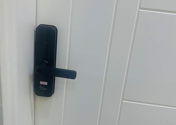 شقة بغرفتين نوم وصالة