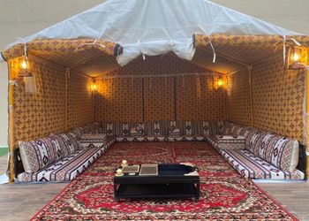 استراحة بمسبح خارجي وجلسة خارجية