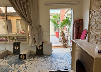 استراحة بجلسة خارجية وملحق