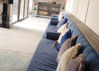 استراحة بمسطح اخضر ومجالس