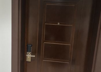 استديو بسرير ماستر وجلسة جانبية 