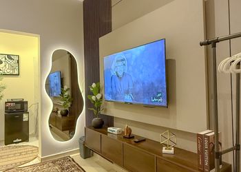 استديو بسرير مريح وتصميم هادئ 
