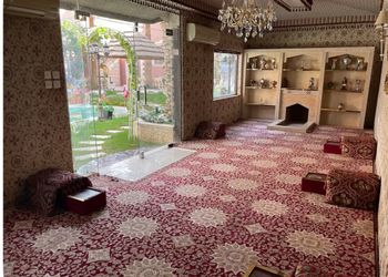 شاليه بجناح فاخر مطل على المسبح