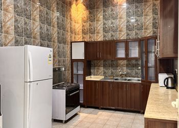 شاليه بألعاب مائية ومسطح اخضر