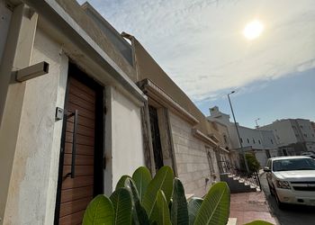 غرفة بسرير مفرد ودخول ذاتي 