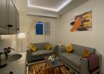 شقة بتصميم انيق ودخول ذاتي