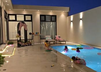 شاليه بمجلس وفناء خارجي 