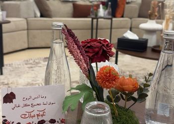 شاليه بجلسة خارجية ومجالس