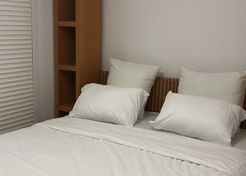 شقة بغرفة معيشة وغرفتين نوم 