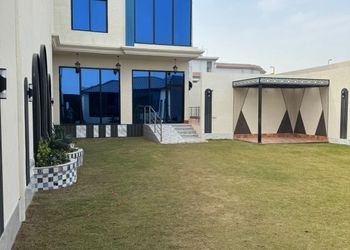 شاليه باطلاله على البحر