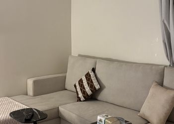 استديو بسرير ماستر وجلسة جانبية
