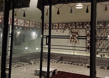 مخيم ببيت شعر وأجواء ممتعة