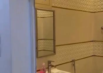 شاليه بمسبح داخلي وجلسة خارجية