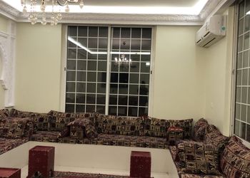 شالية بمجالس وفناء خارجي 