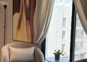 استديو بسرير ماستر وجلسة جانبية