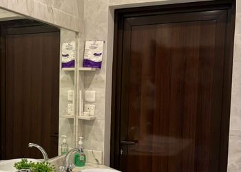 استديو بأثاث مريح وبسيط 
