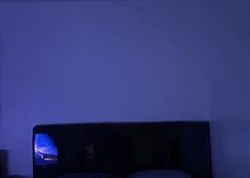 استديو بأثاث مريح وبسيط 