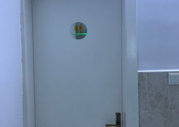 شاليه بألعاب مائية ومسطح اخضر
