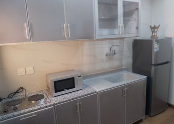 استراحة بمجلس وفناء خارجي 