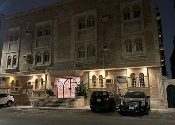 استديو بسرير ماستر وجلسة 