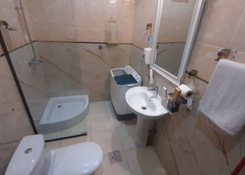 استديو بسرير ماستر وجلسة 