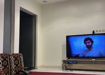 شاليه بألعاب مائية ومسطح اخضر
