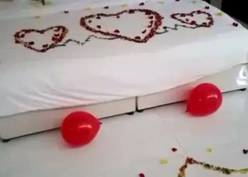 شاليه بمسبح خارجي وجلسة خارجية