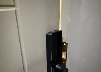 استديو بسرير ماستر