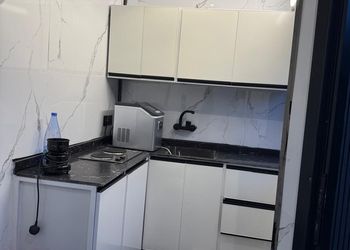 استراحة ببيت شعر وفناء خارجي
