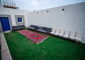 شاليه بألعاب أطفال ومسبح